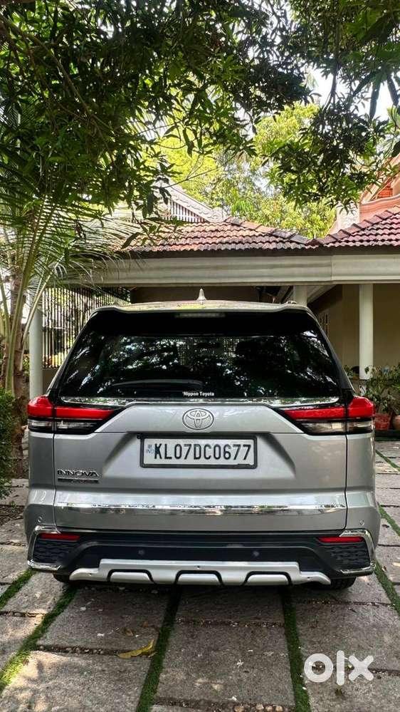 Toyota Innova Hycross 2023  8-seater Slf Variant