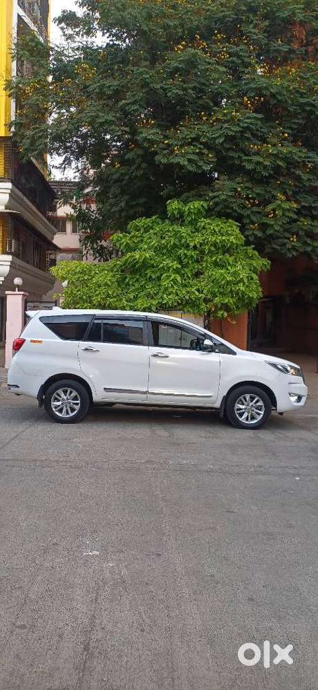 Toyota Innova Crysta 2.4 G Mt, 2023, Diesel