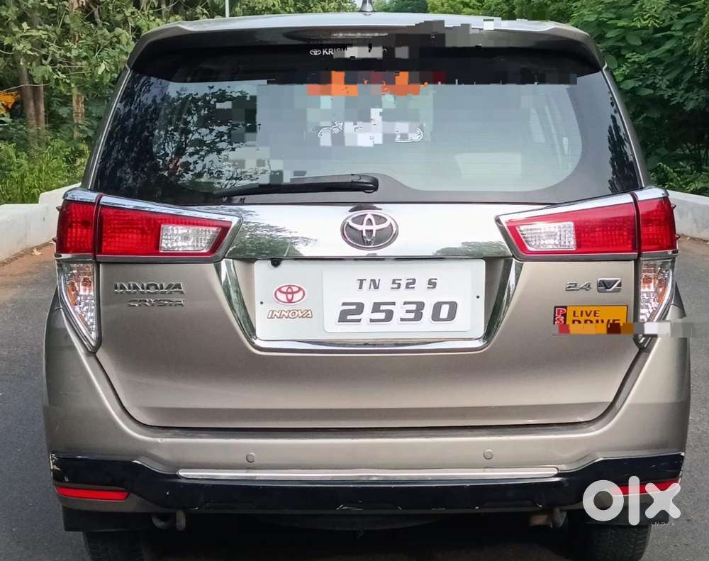 Toyota Innova Crysta 2.4 V 8 Str, 2016, Diesel