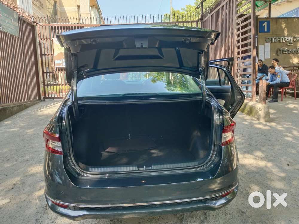 Skoda Slavia 1.0 Tsi Style At, 2023, Petrol