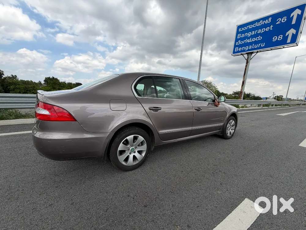 Skoda Superb 2011 Petrol 80452 Km Driven