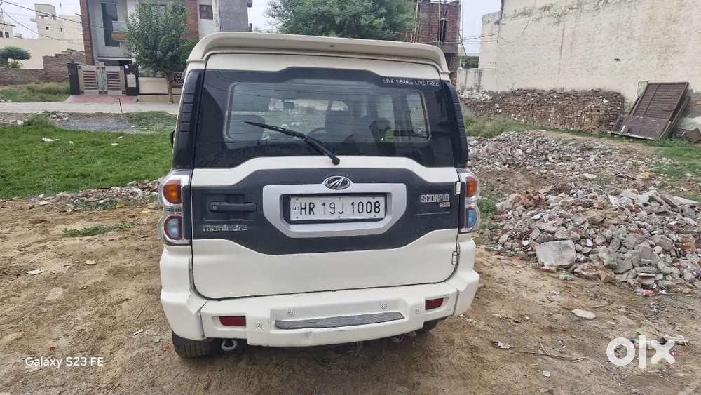 S8 Mahindra Scorpio 2.2 S7 2014