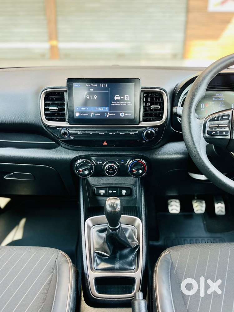 Hyundai Venue S(o) Knight Edition Mt, 2024, Petrol