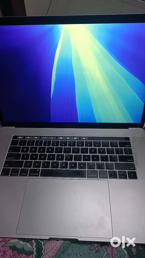 Macbook pro 32gb ram with touchbar