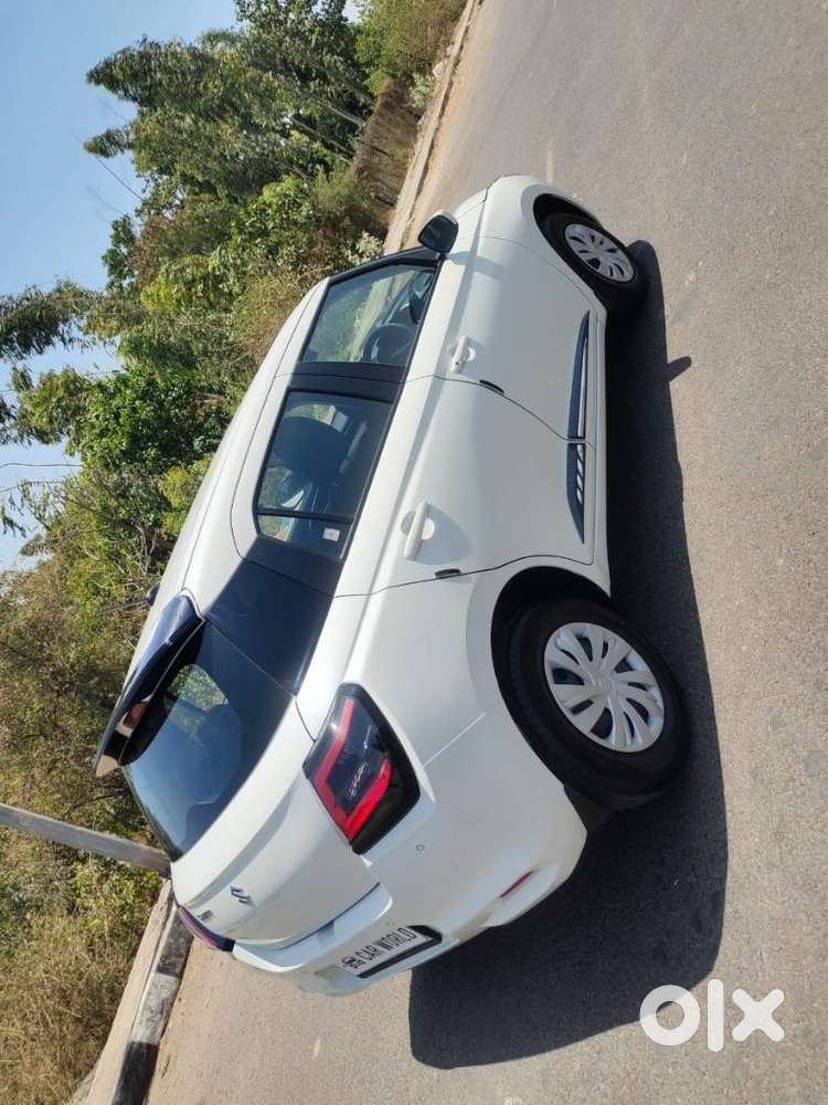 Maruti Suzuki Swift Vxi + Manual, 2025, Petrol