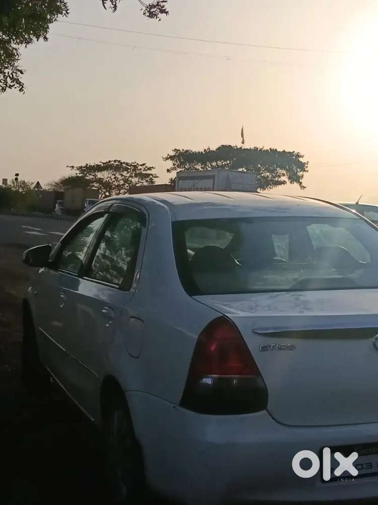 Toyota Etios 1.5 G 2013