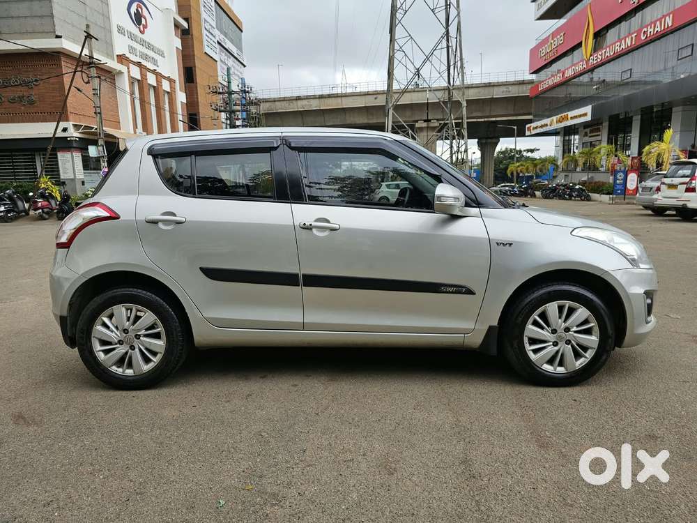 Maruti Suzuki Swift Vvt Zxi, 2017, Petrol