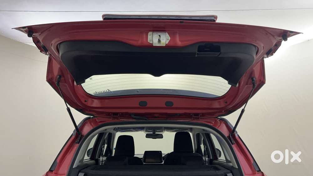 Maruti Suzuki Vitara Brezza 1.5 Zxi Plus At Dual Tone, 2022, Petrol