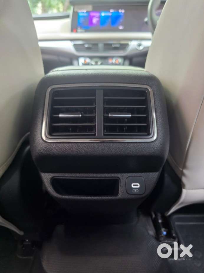 Mahindra Xuv700 2.2 Ax 7 Diesel Mt Str, 2025, Diesel