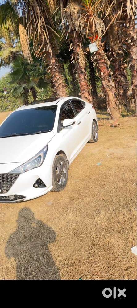 Hyundai New Verna Petrol 22