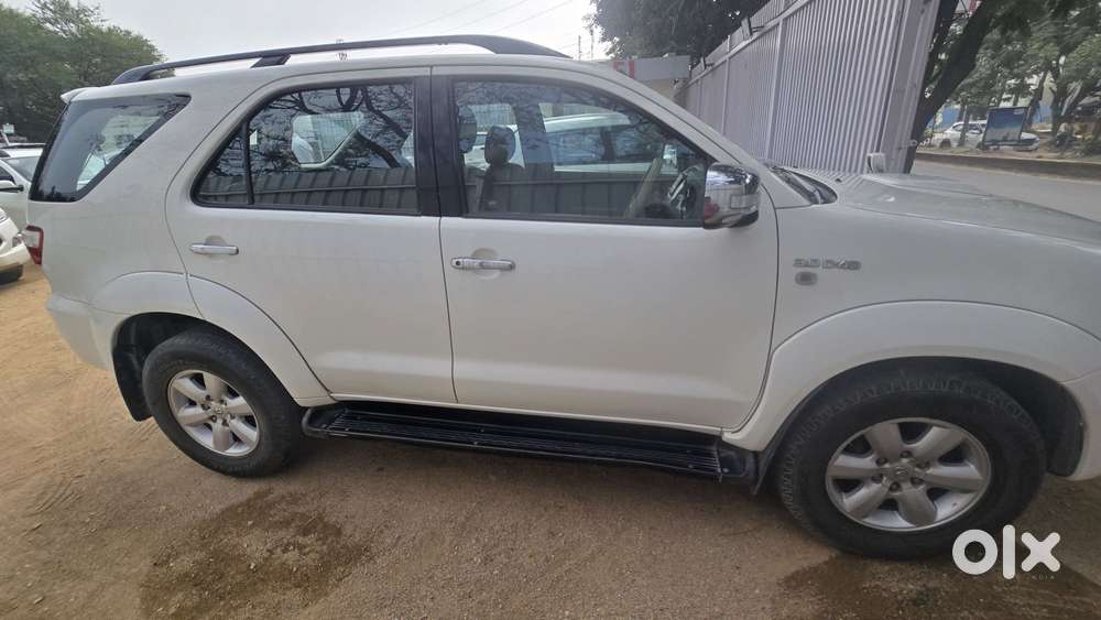 Toyota Fortuner 3.0 4x4 Manual, 2011, Diesel