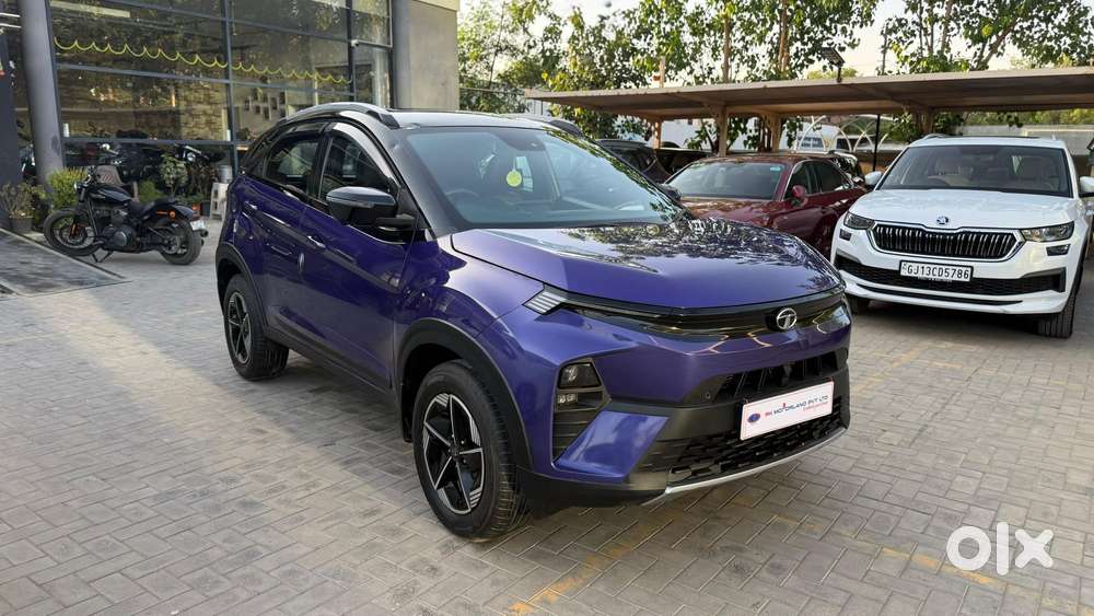 Tata Nexon Fearless Plus S Purple 1.5 Revotorq Diesel 6amt Dual Tone..