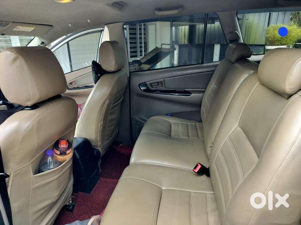 Toyota Innova 2.5 G (diesel) 8 Seater Bs Iv, 2015, Diesel