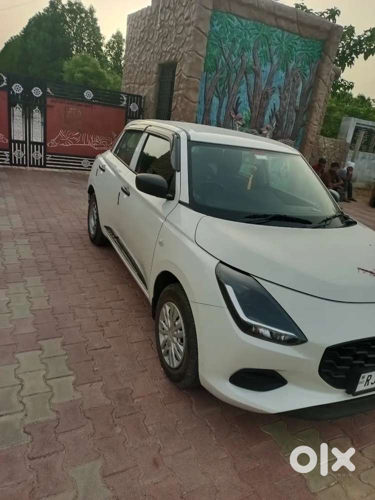 Swift Maruti Suzuki 2025 Petrol Manual 10500 Km