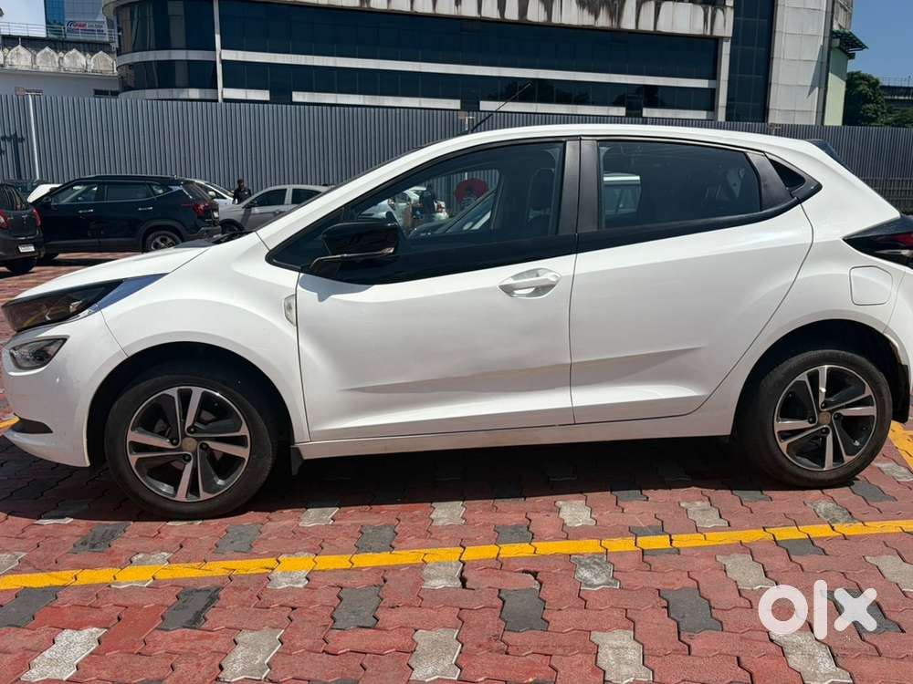 Tata Altroz Petrol 2022