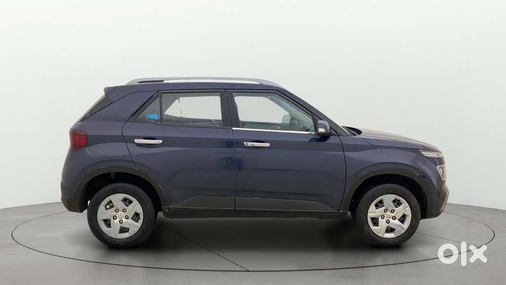 Hyundai Venue 1.2 S Plus, 2022, Petrol