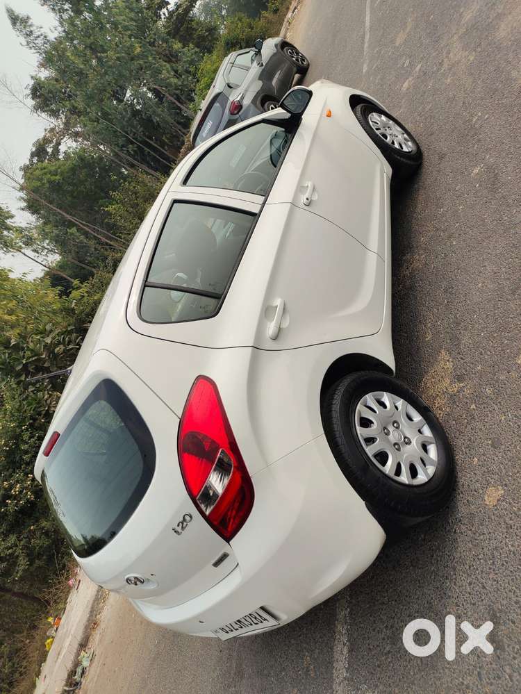 Hyundai I20 2012-2014 Magna Optional 1.2, 2012, Cng & Hybrids