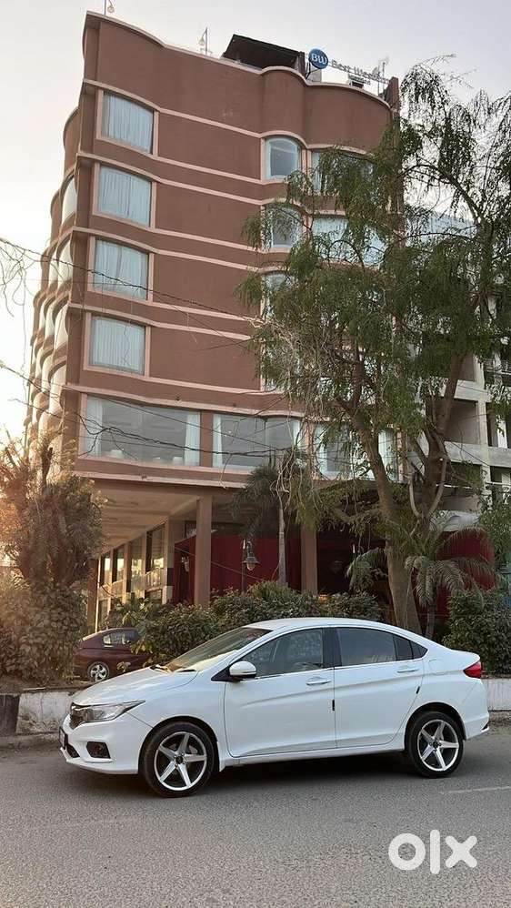 Center Locking Both Keys Available