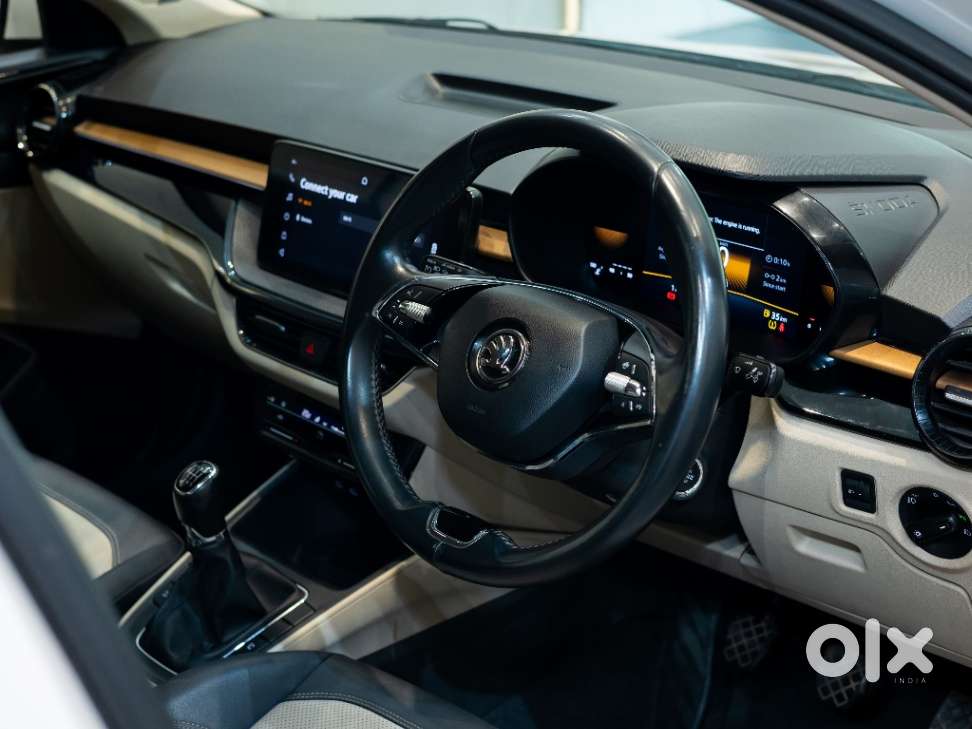 Skoda Slavia Style 1.0l Tsi Mt, 2024, Petrol