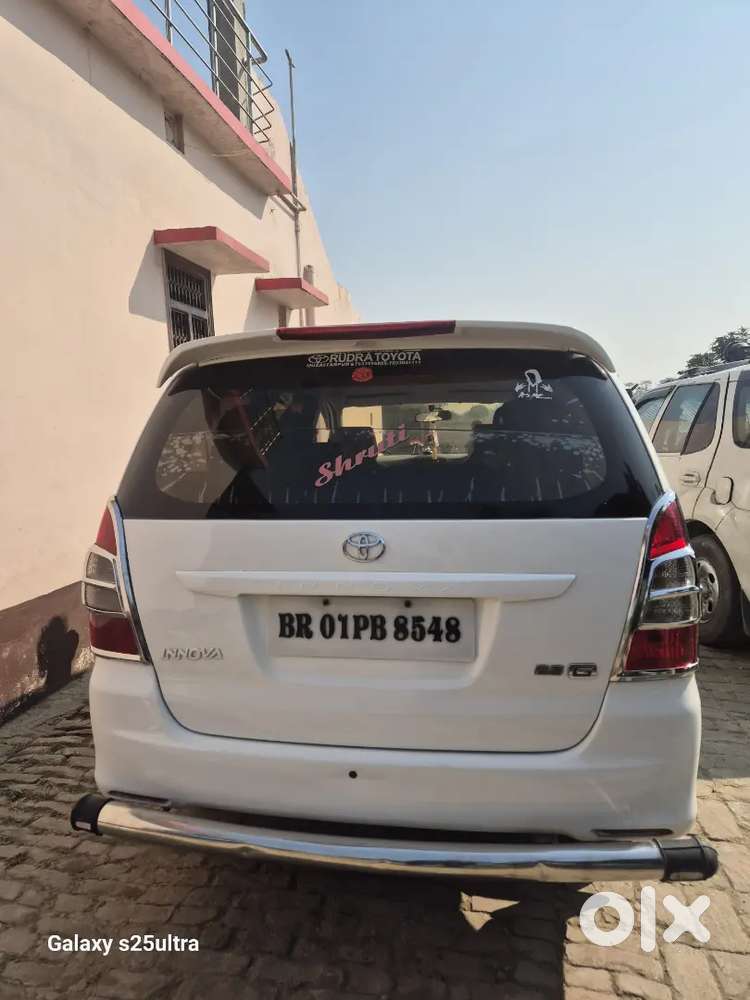 Toyota Innova 2015 Diesel 150000 Km Driven