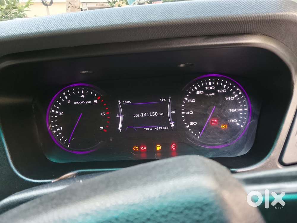 Mahindra Marazzo M8, 2019, Diesel