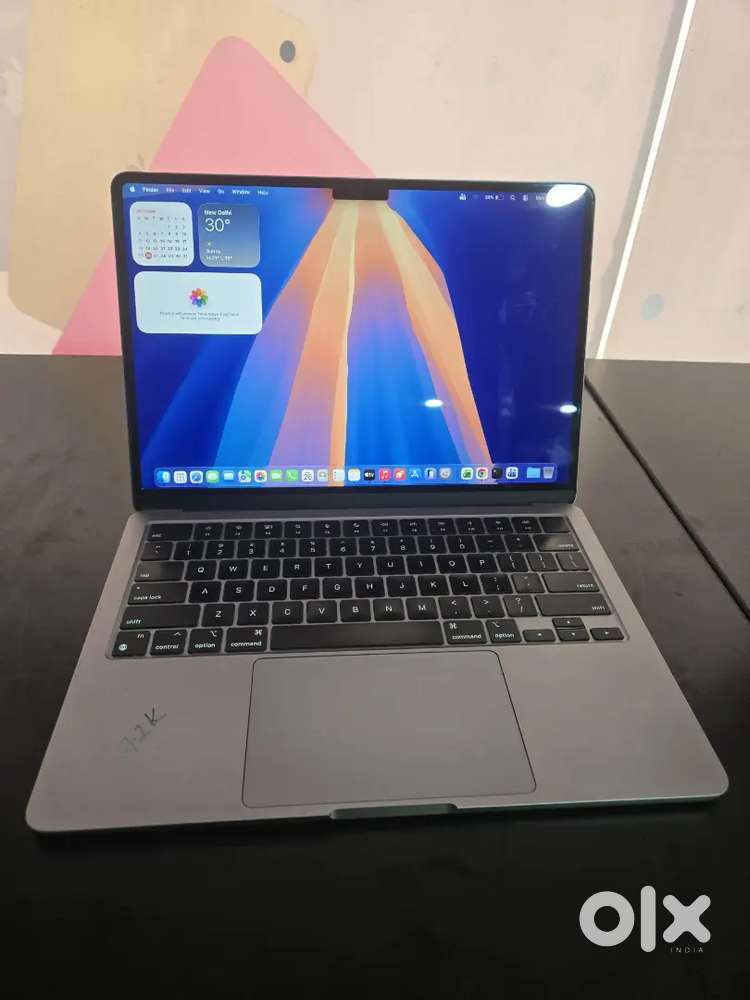 Macbook Air M2 8GB RAM 256GB SSD 8CPU 8GPU 1YEAR REPLACEMENT WARRANTY