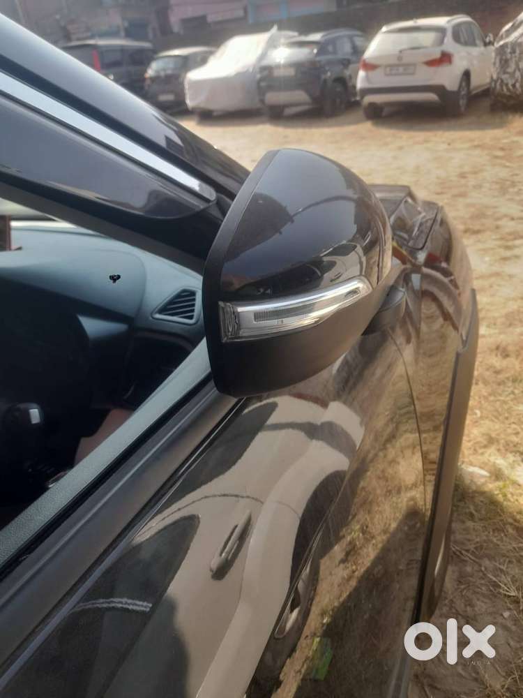 Mahindra Xuv 3xo 2025 Petrol 6990 Km Driven