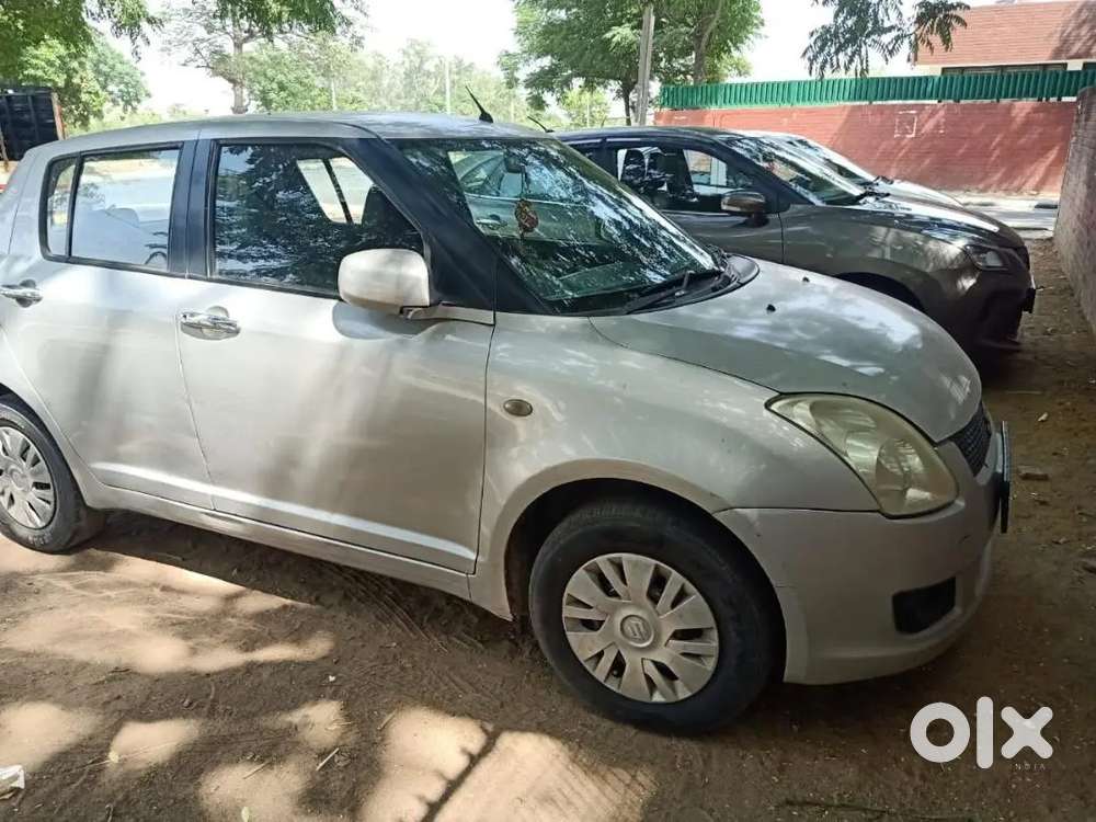 Maruti Suzuki Swift 2012 Petrol 70000 Km Driven