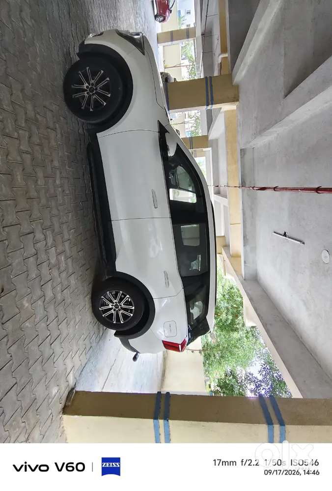 Mahindra Xuv700 Ax7l 2025