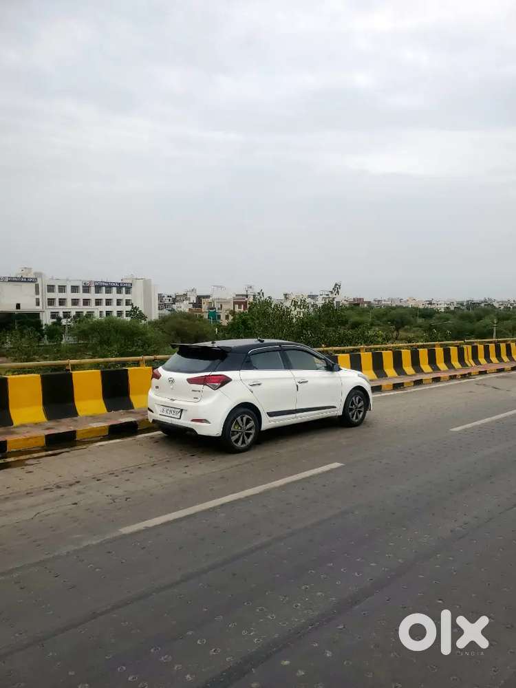 I 20 Sport 2015 Model Manual White Colour Clean Car