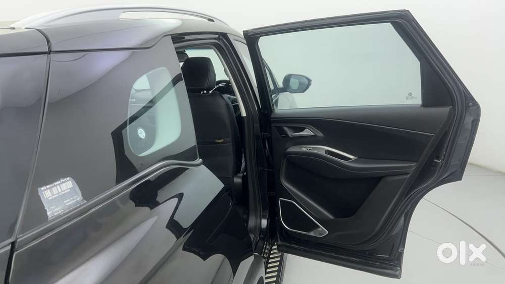 Mg Hector Plus 7 Select Pro 6mt, 2024, Petrol
