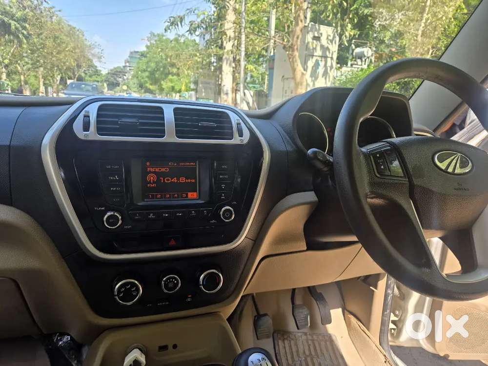 Mahindra Tuv 300 2016