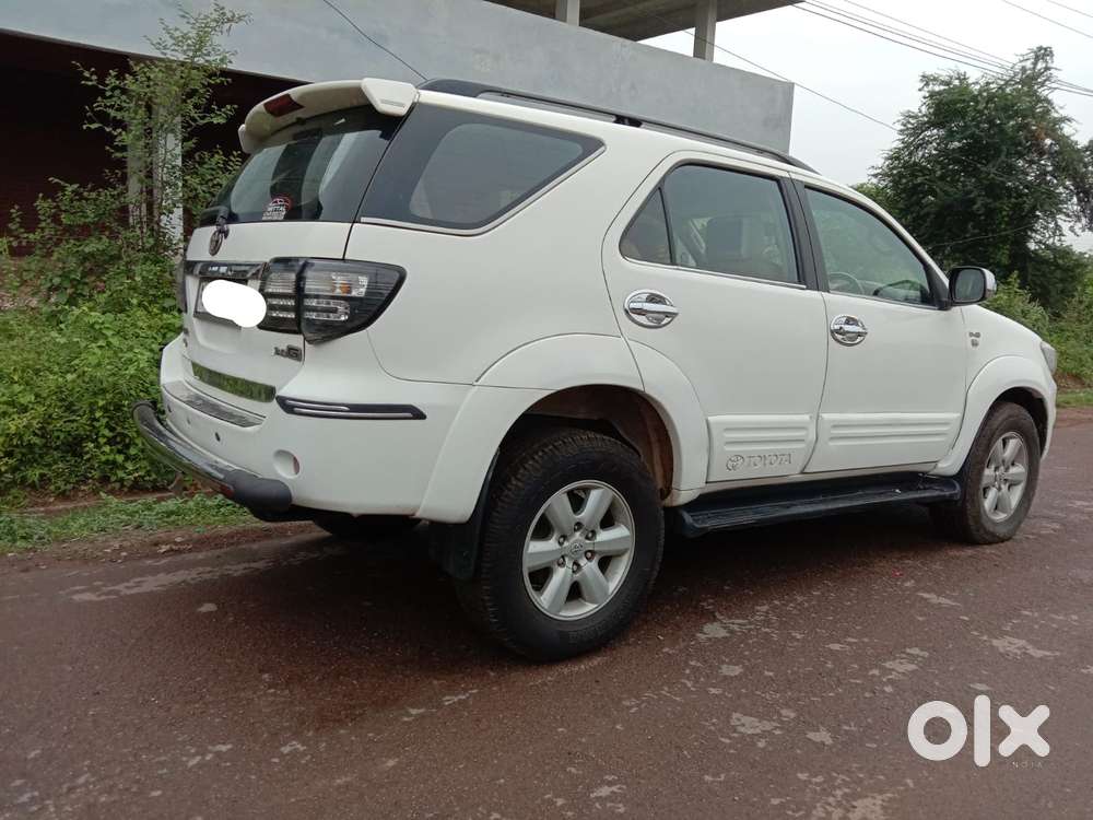 Toyota Fortuner 4x2 Manual, 2011, Diesel