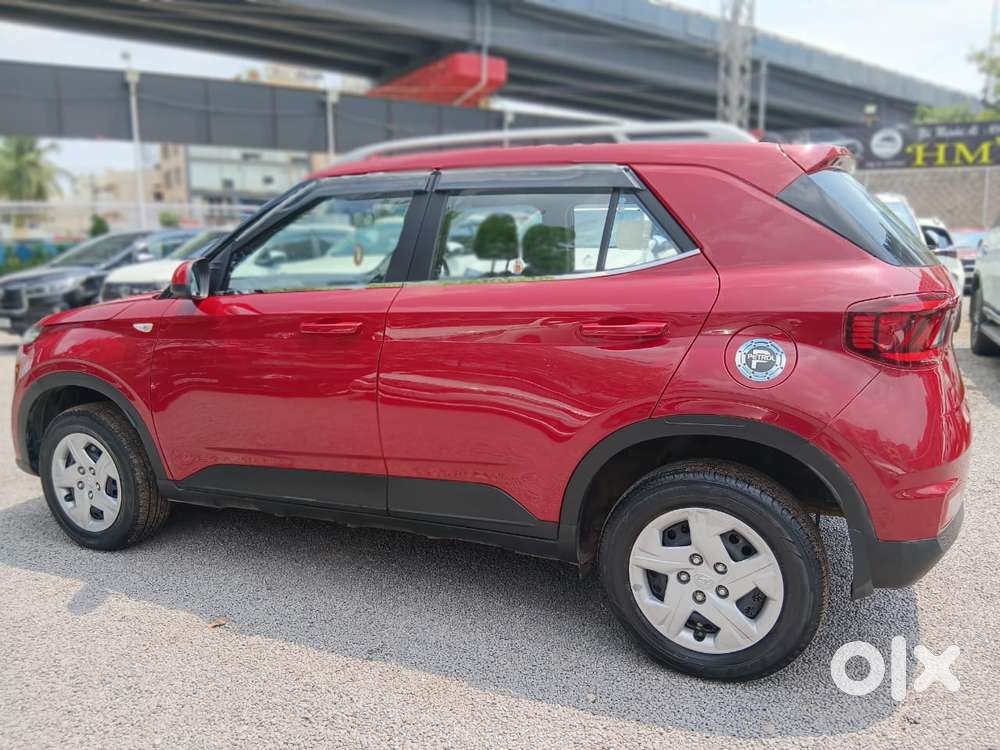 Hyundai Venue 1.2 S (o), 2022, Petrol