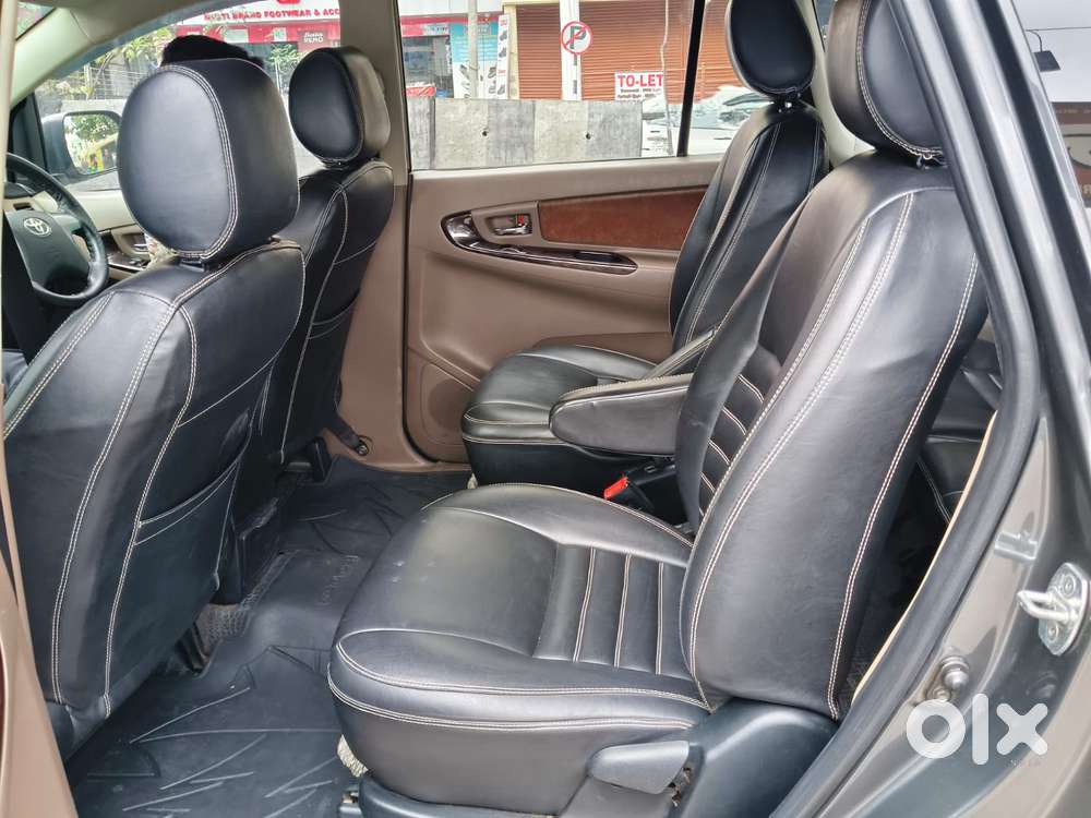 Toyota Innova 2.5 V 8 Str, 2016, Diesel