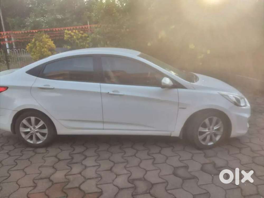 Hyundai Verna 2012