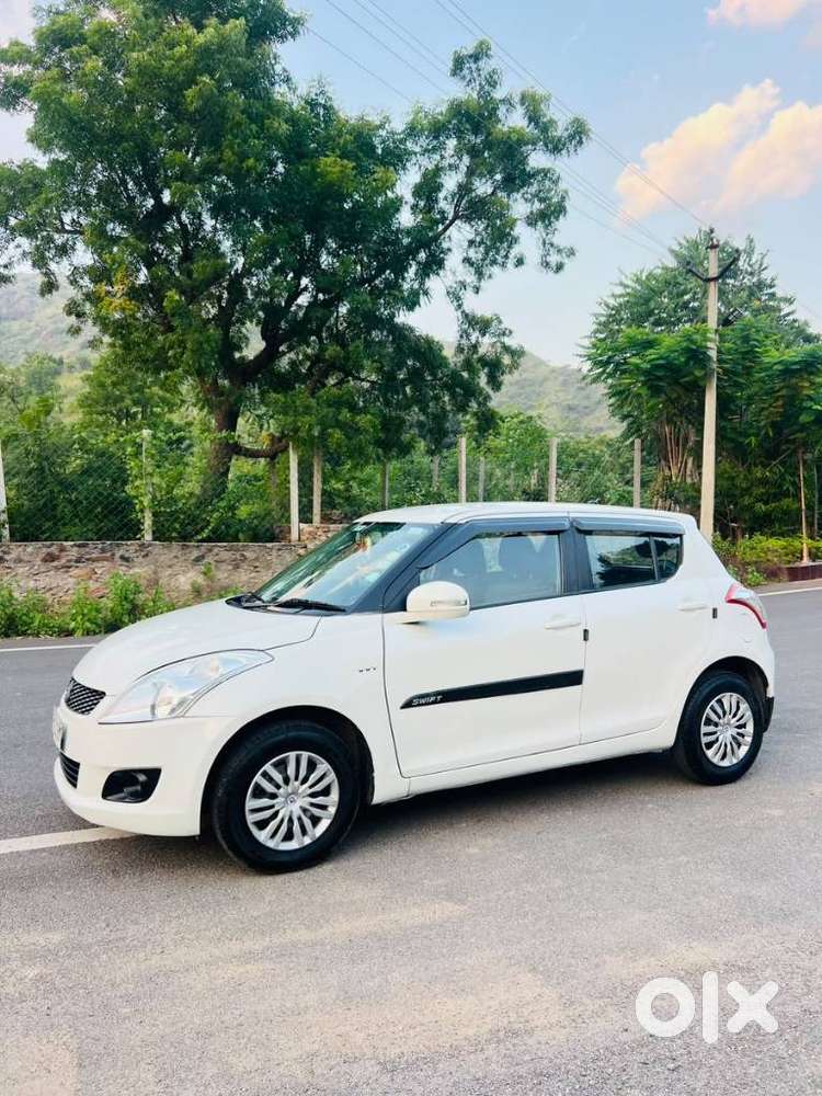 Maruti Suzuki Swift Vxi + Manual, 2012, Petrol