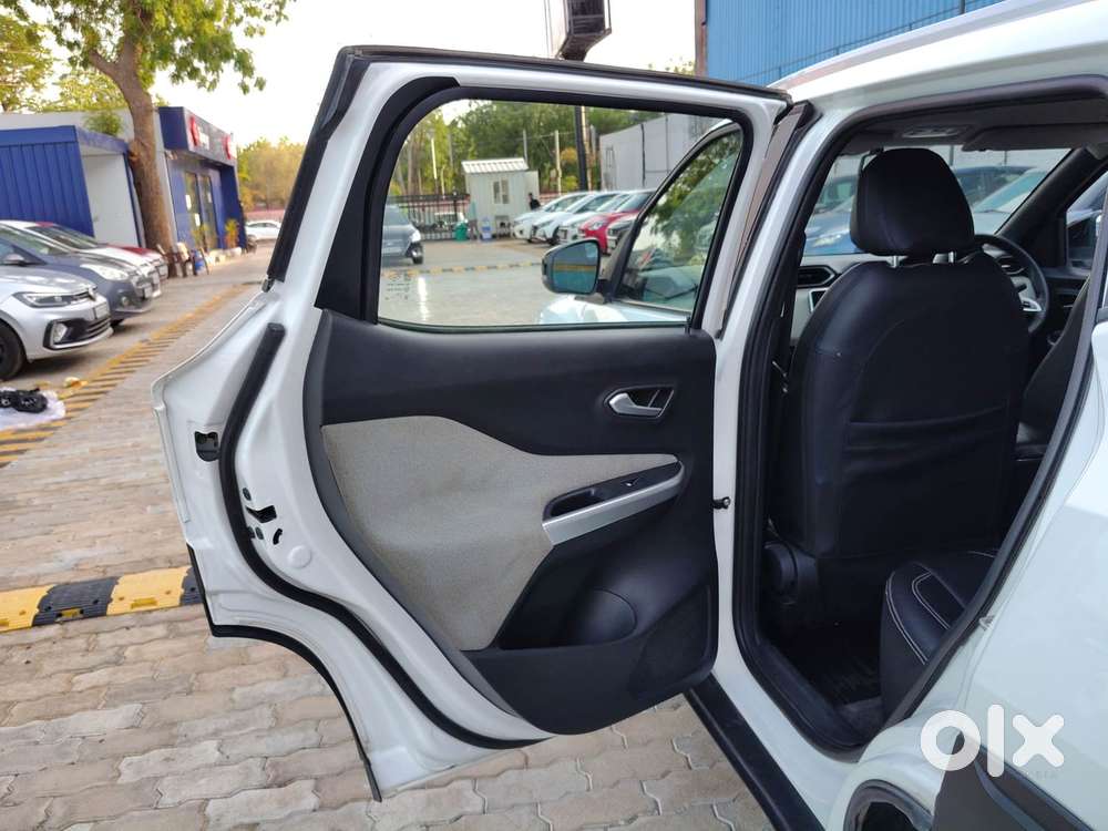 Nissan Magnite 1.0 Xv, 2022, Petrol