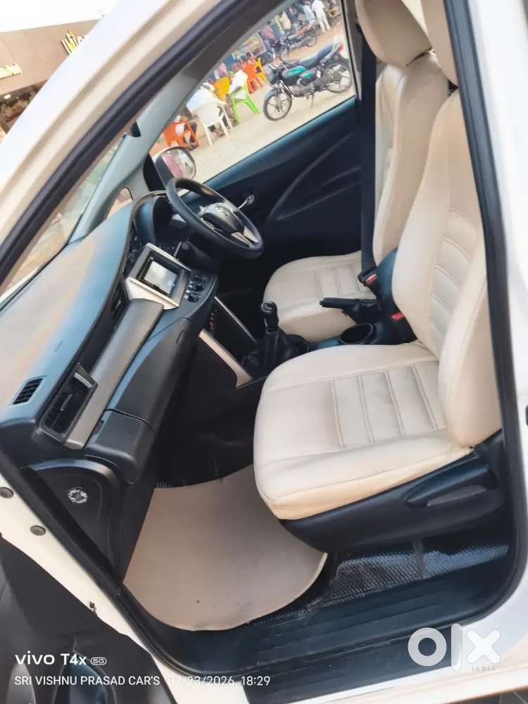 Toyota Innova Crysta 2.4 2017