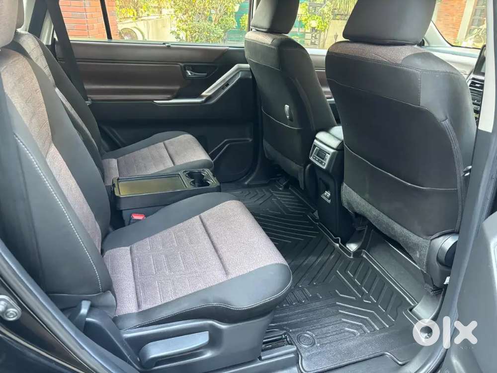 Toyota Innova Hycross 2023 Petrol Well Maintained