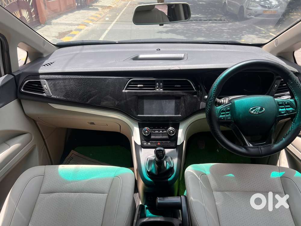 Mahindra Marazzo M8, 2018, Diesel