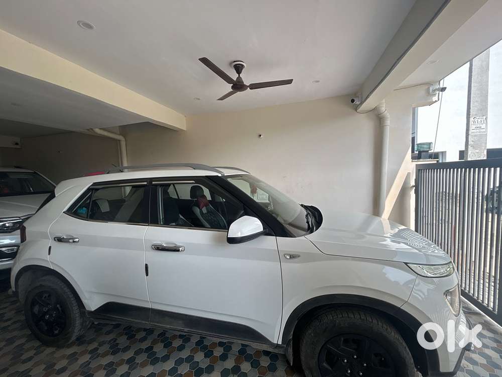 Hyundai Venue Petrol Manual 2021