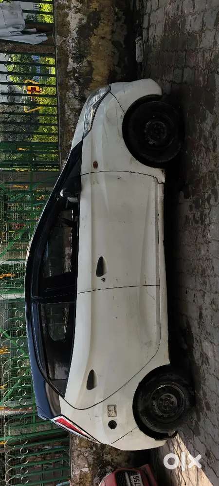 Hyundai Eon D-lite 2012 Gaadi Ek Dam Main Tain Hai  Chalu Haal Me