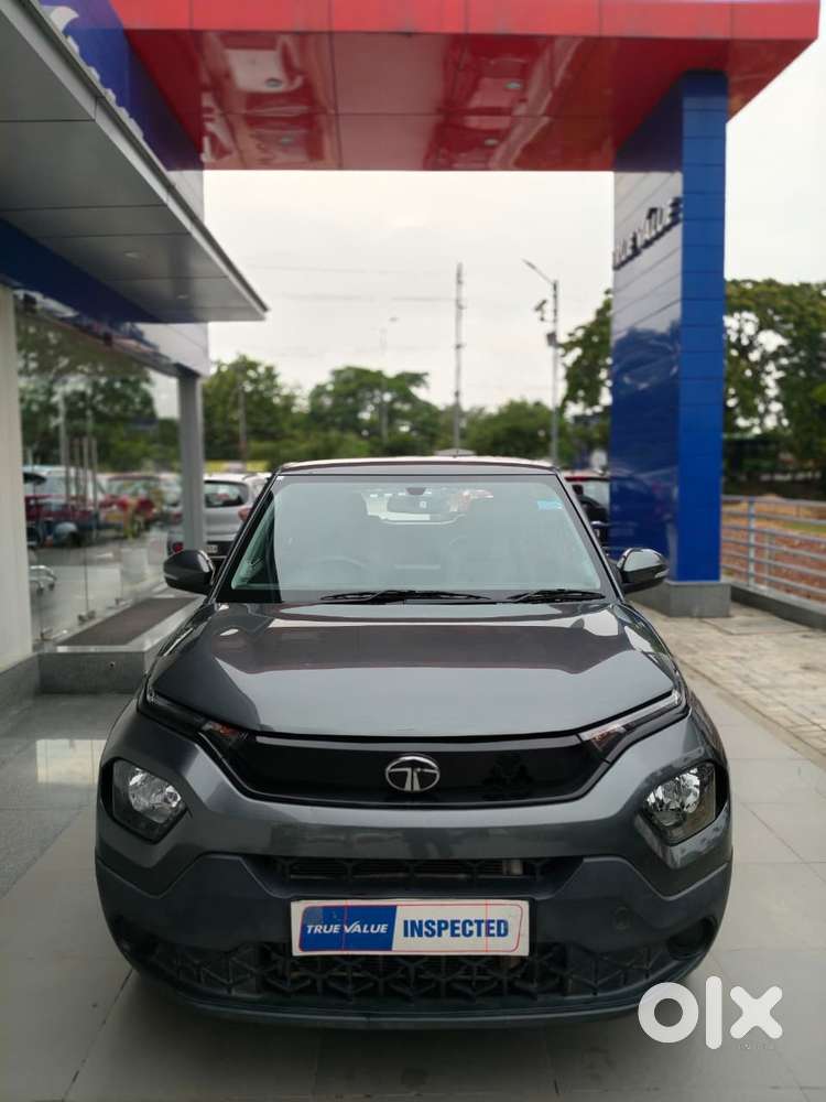 Tata Punch 1.2 Revotron Creative Dual Tone, 2025, Petrol