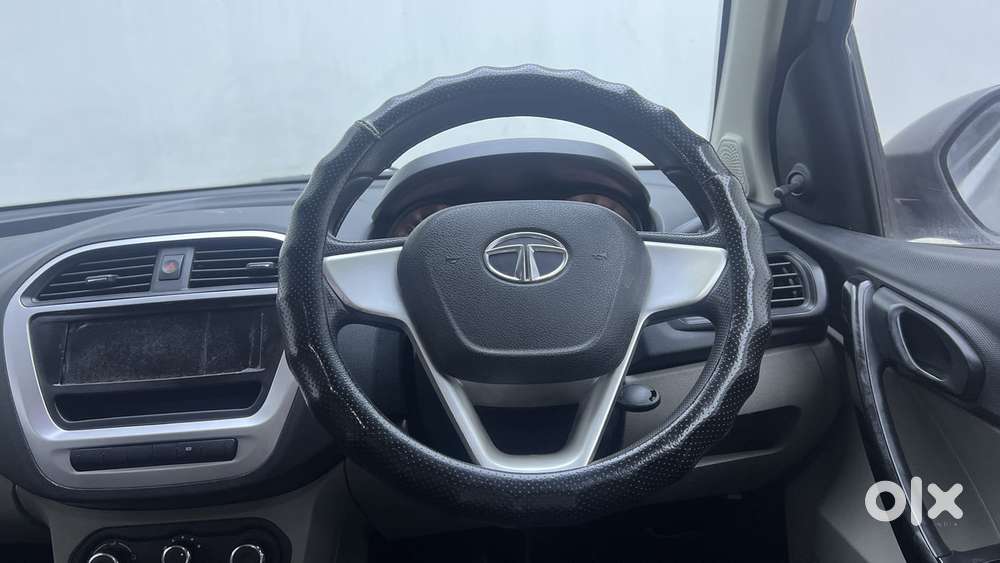 Tata Tiago 1.2 Revotron Xm, 2017, Petrol