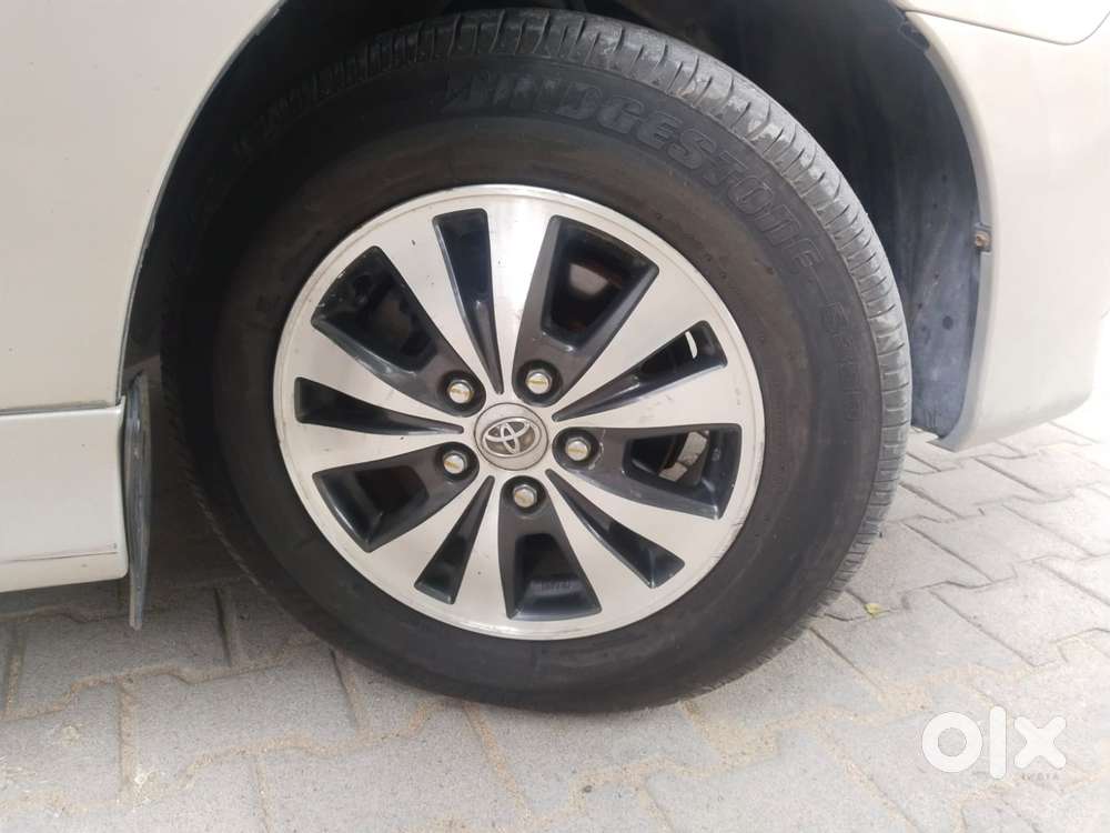 Toyota Innova 2.5 Vx 8 Seater Bs Iv, 2015, Diesel