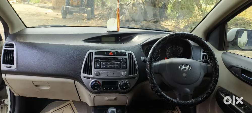 2013 Hyundai I20 Diesel – Well Maintained Premium Hatchback For Sale