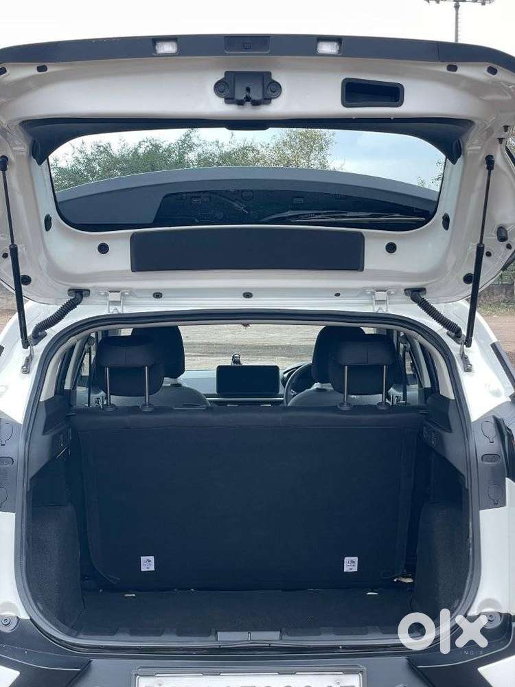 Tata Nexon Creative Plus 1.2 Revotron Petrol 7dca, 2025, Petrol