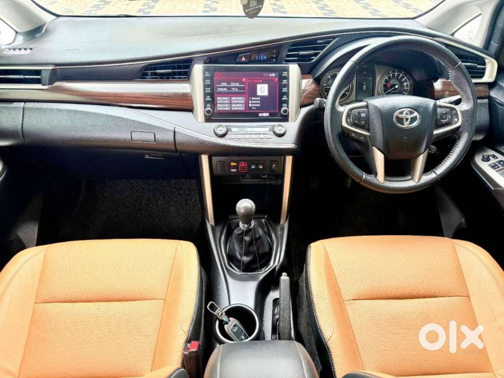 Toyota Innova Crysta [2020-ongoing] 2.4 Gx 7 Str, 2025, Diesel
