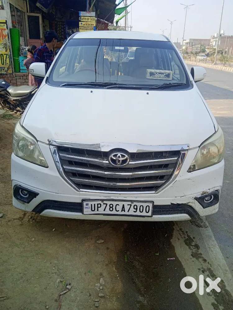 Toyota Innova 2014 Diesel 300000 Km Driven